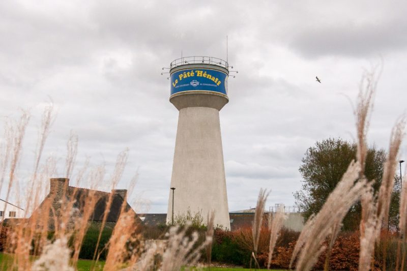 Aujourd’hui, le château d’eau Hénaff est un symbole de l’engagement de la marque dans la préservation des ressources en eau.